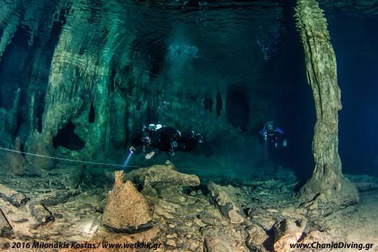 buceo cueva elef chania