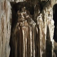 Cueva de Sfendoni, columna